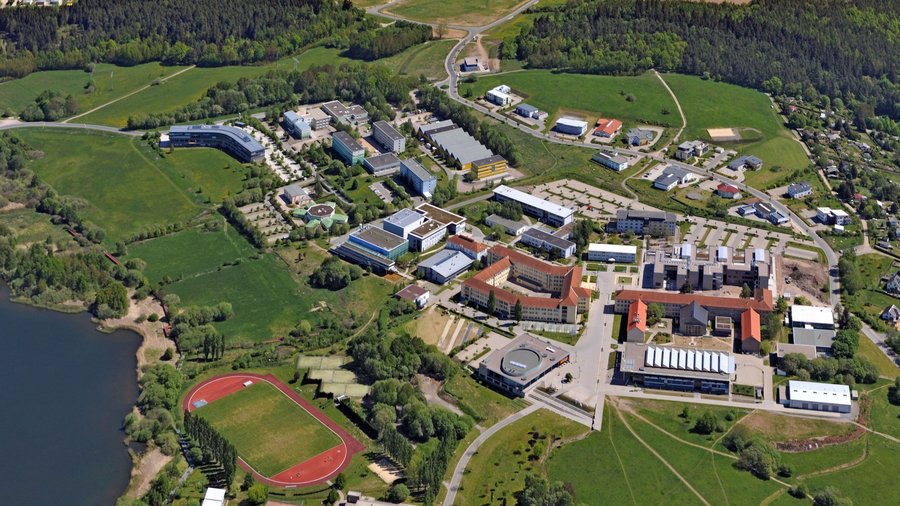 Luftaufnahme des Campus der Ilmenau